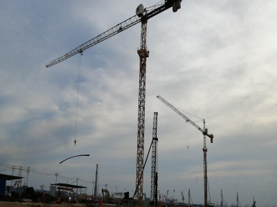 防城港塔吊:防城港钢铁基地项目动力系统发电系